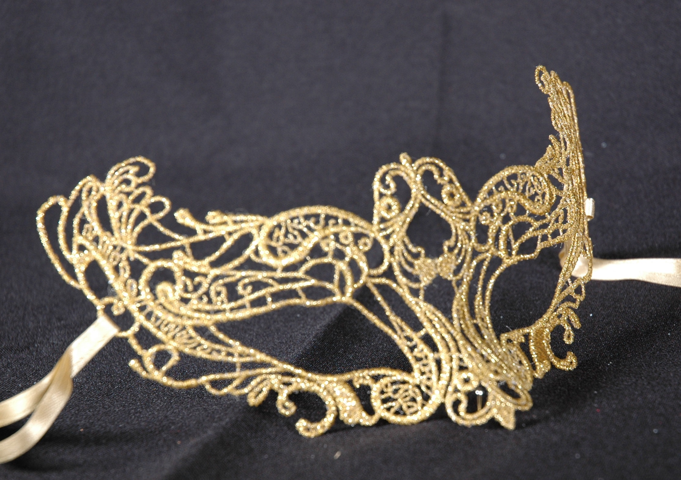 Venezianische Spitzen-Maske gold ONDA